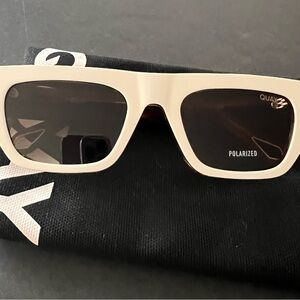 Quay Australia . Sunglasses